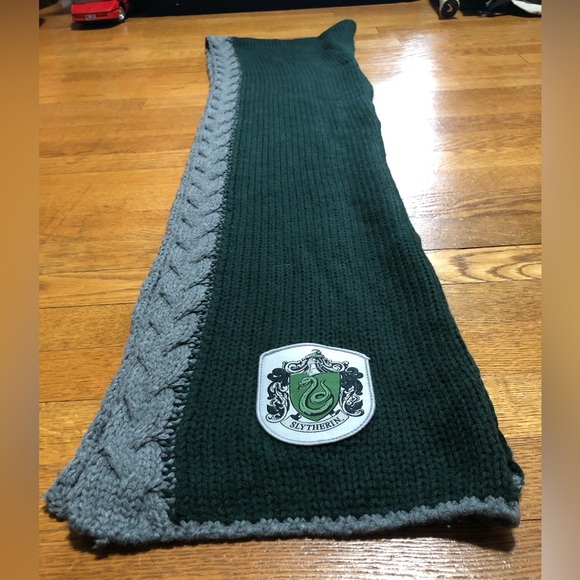 Harry Potter ‘SLYTHERIN’ Scoodie - Picture 4 of 9